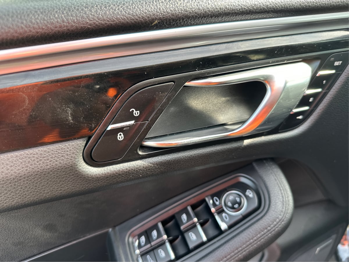 Porsche Macan photo 13