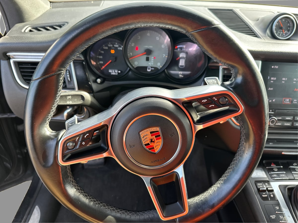 Porsche Macan photo 25
