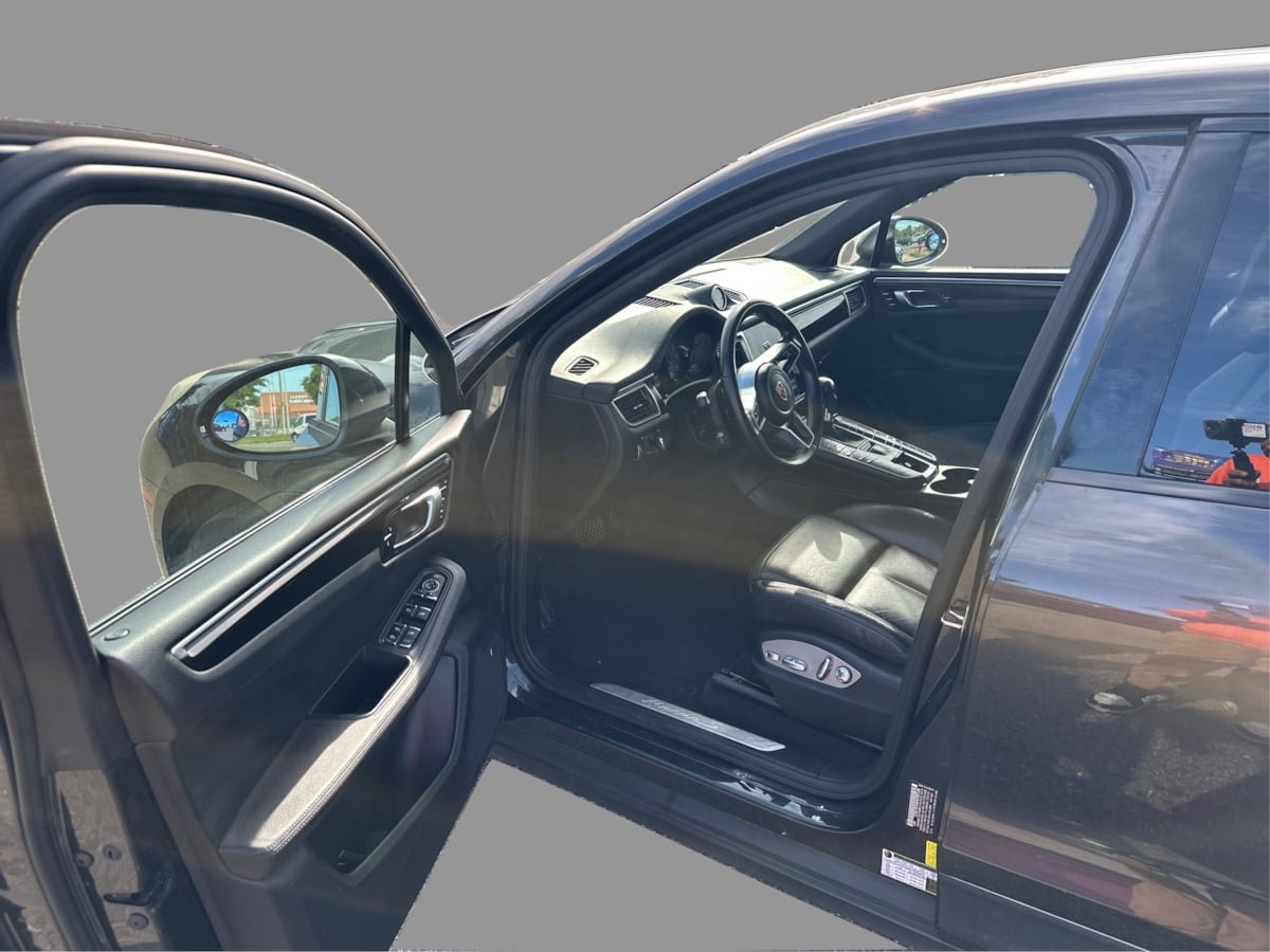 Porsche Macan photo 36