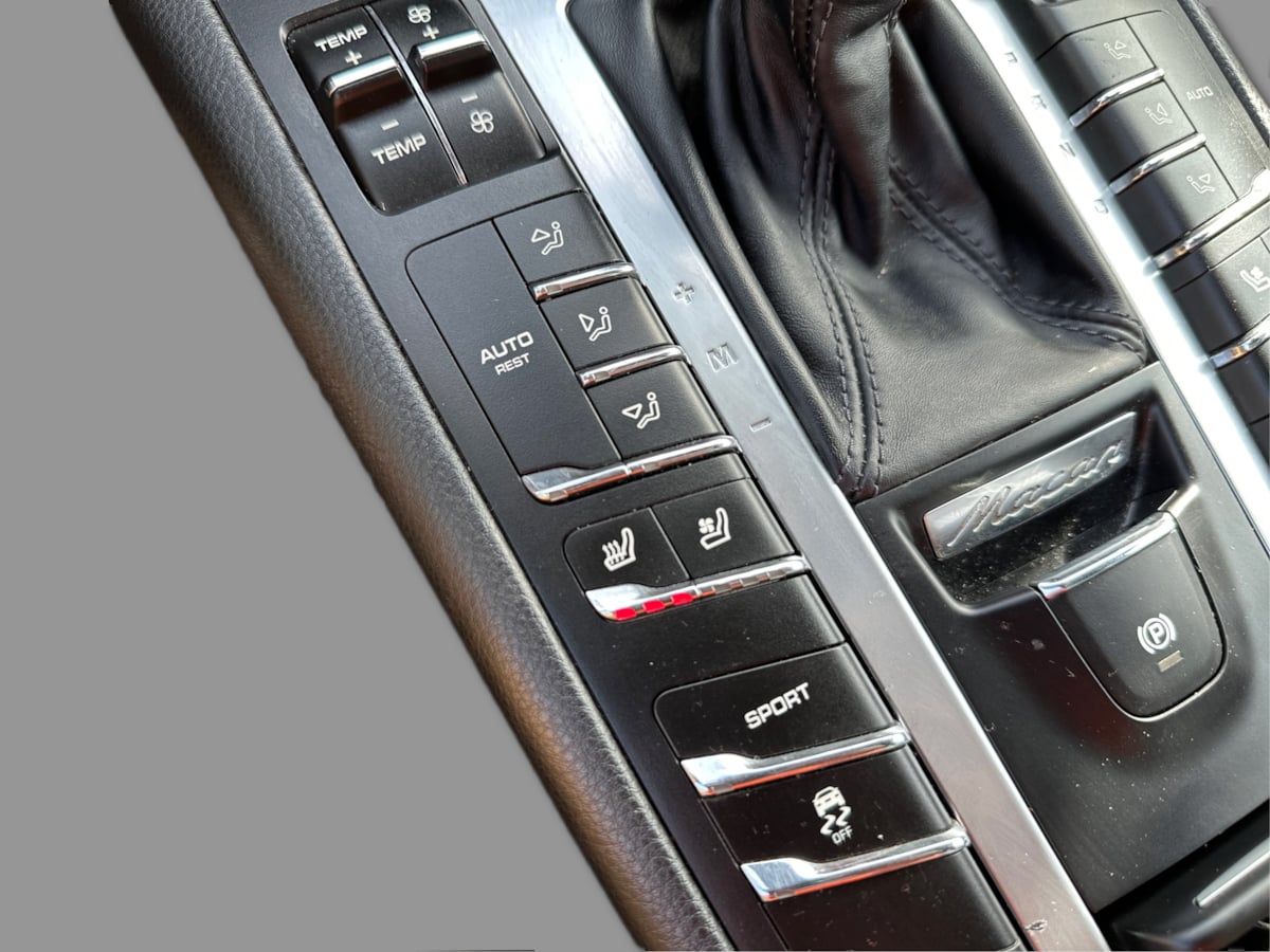 Porsche Macan photo 49