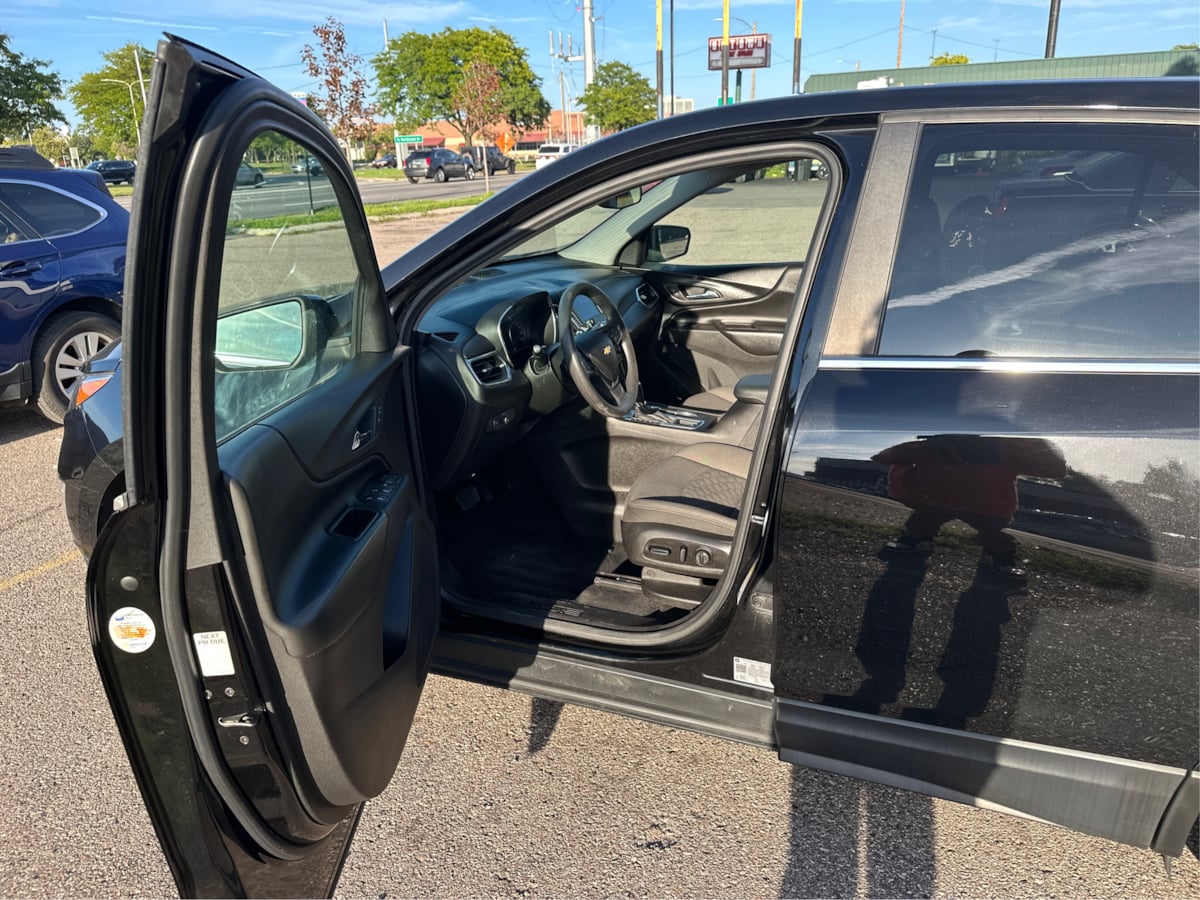 Chevrolet Equinox photo 2