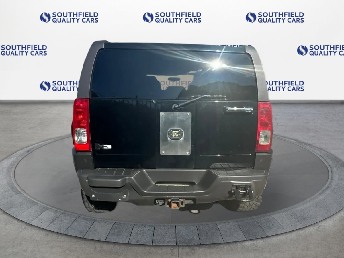 Photo 5 of this HUMMER H3