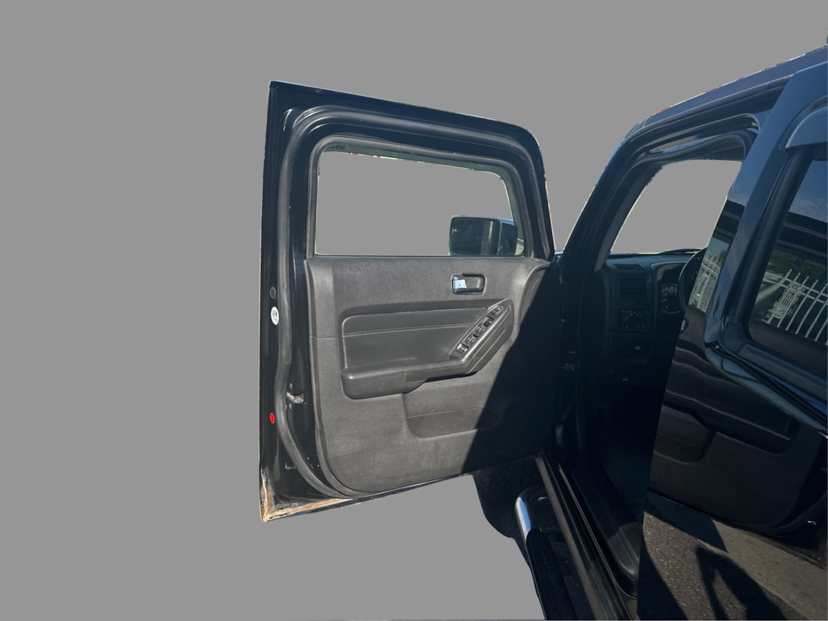 Photo 32 of this HUMMER H3