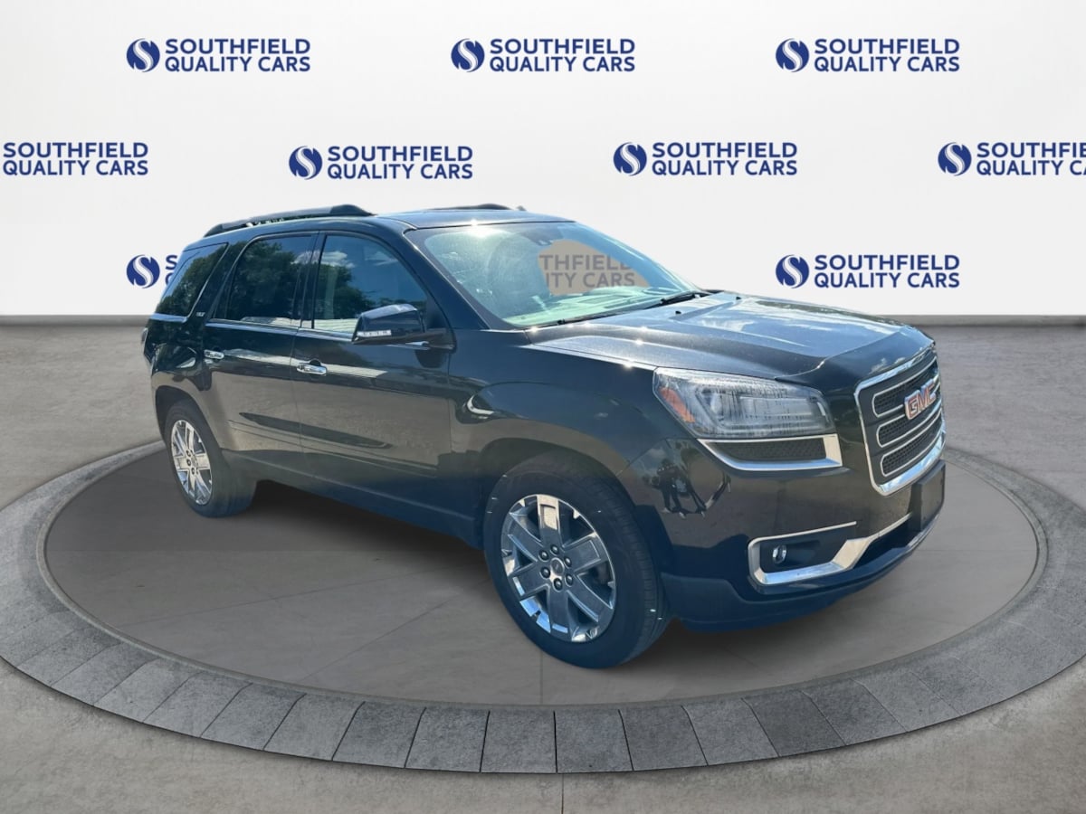 GMC Acadia photo 2