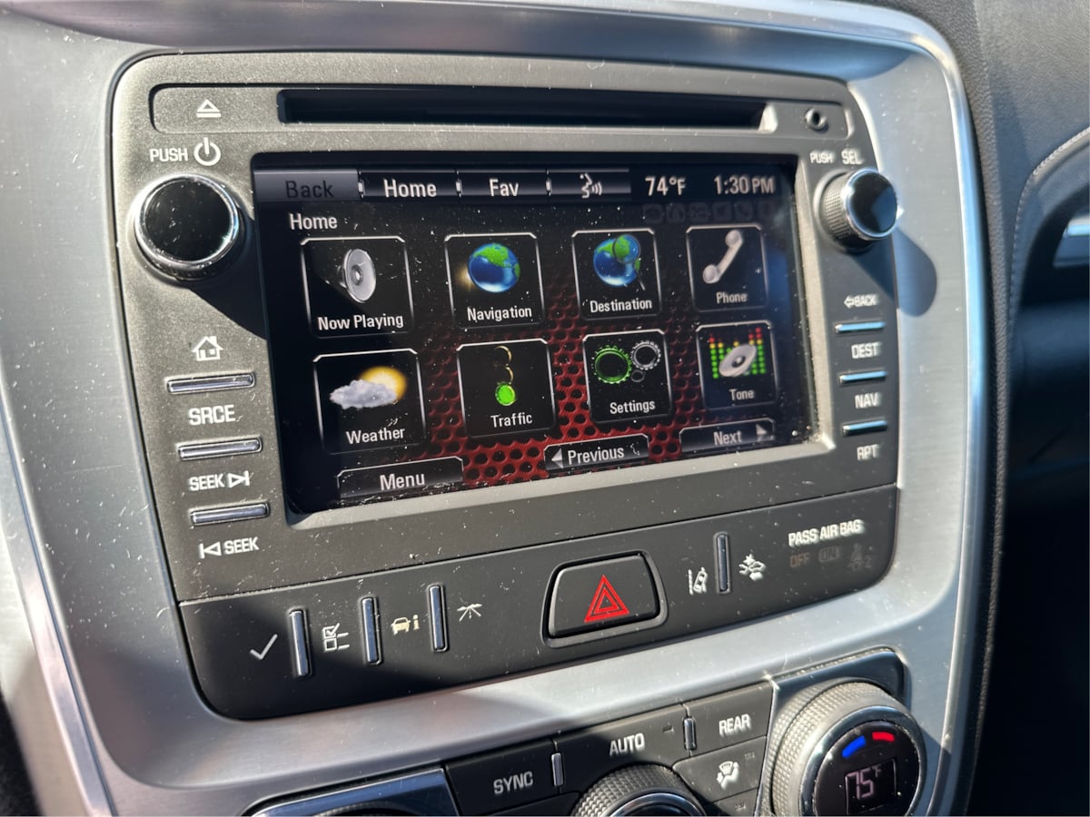 GMC Acadia photo 14