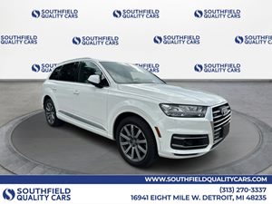 View 2019 Audi Q7 