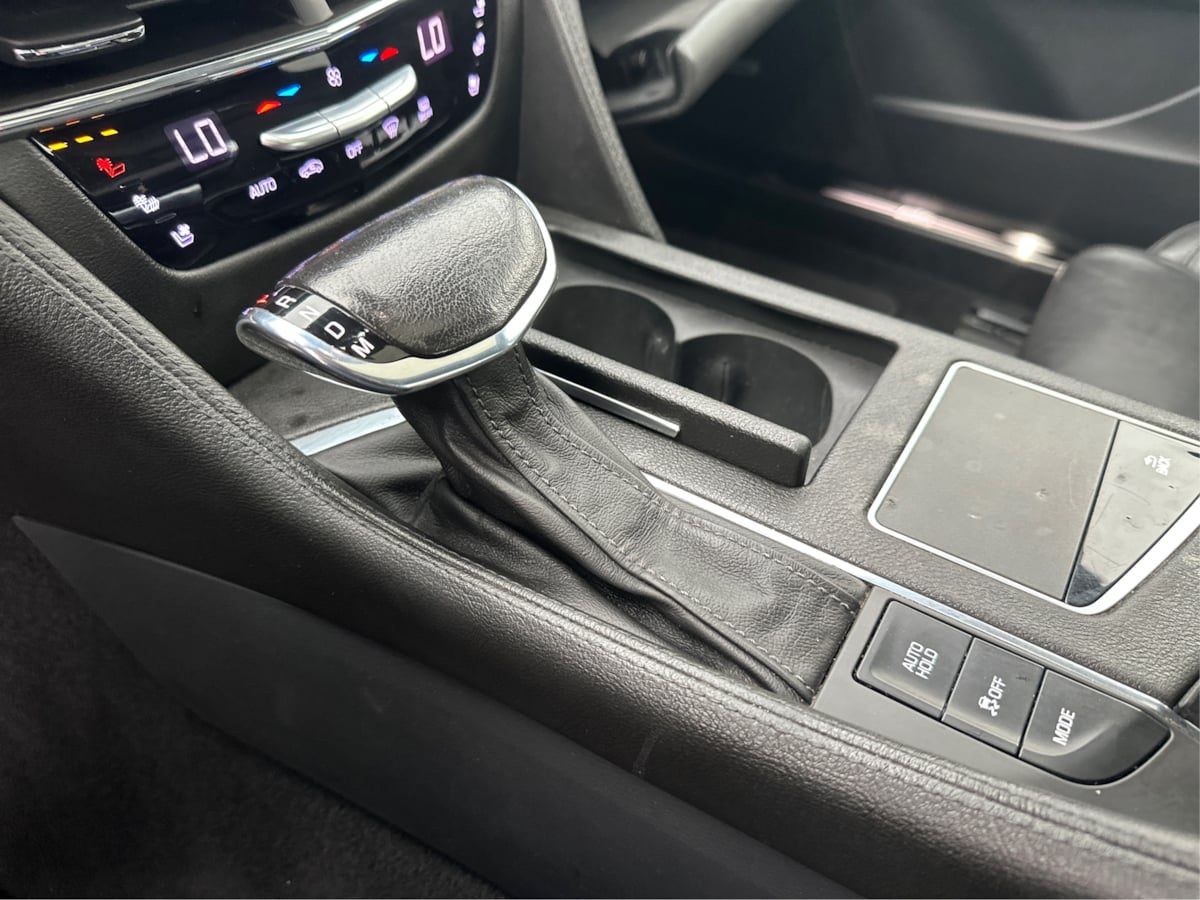 Cadillac CT6 photo 32