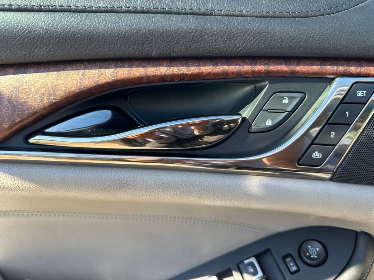 Cadillac CTS photo 13