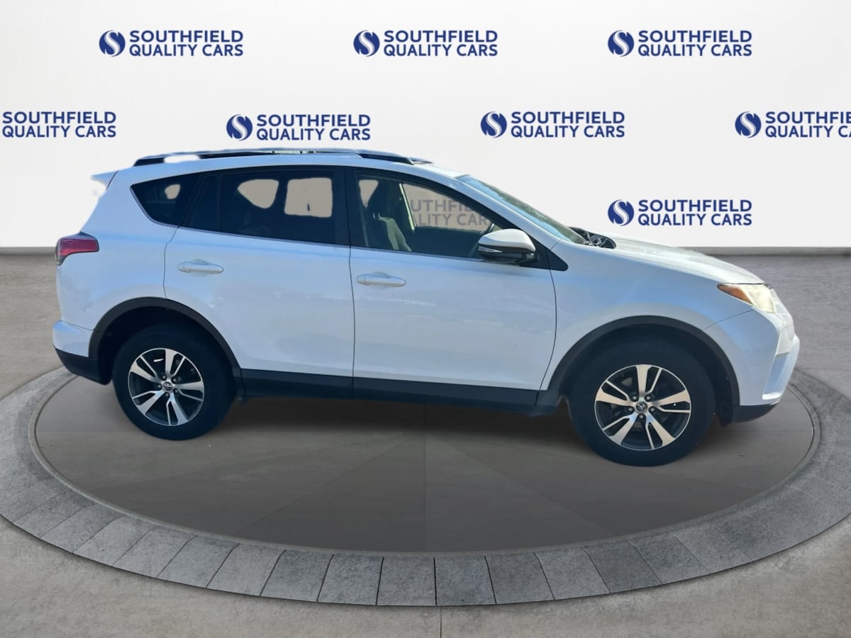 Toyota RAV4 photo 9