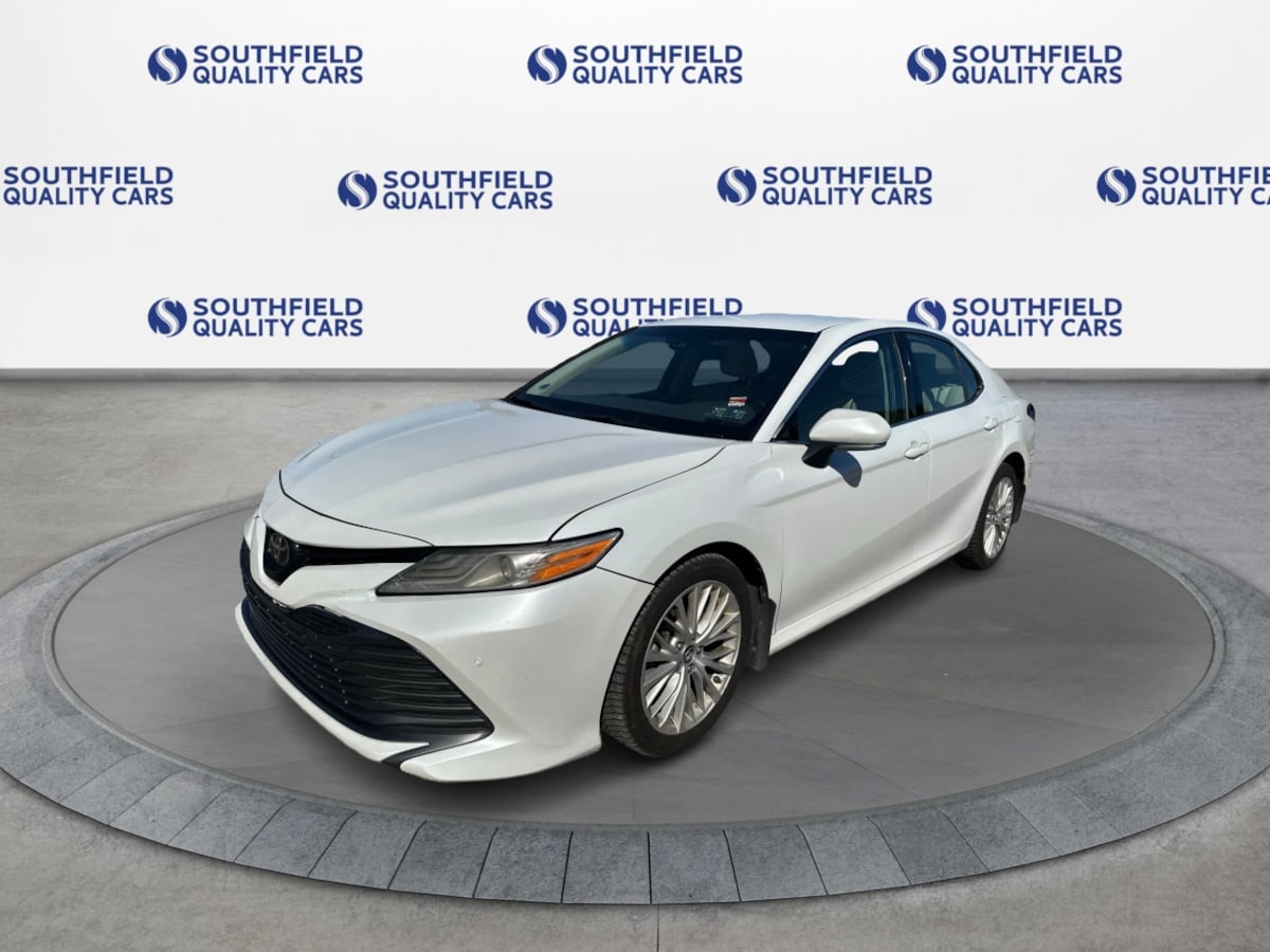 Toyota Camry photo 3