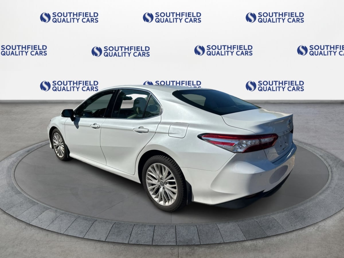 Toyota Camry photo 5