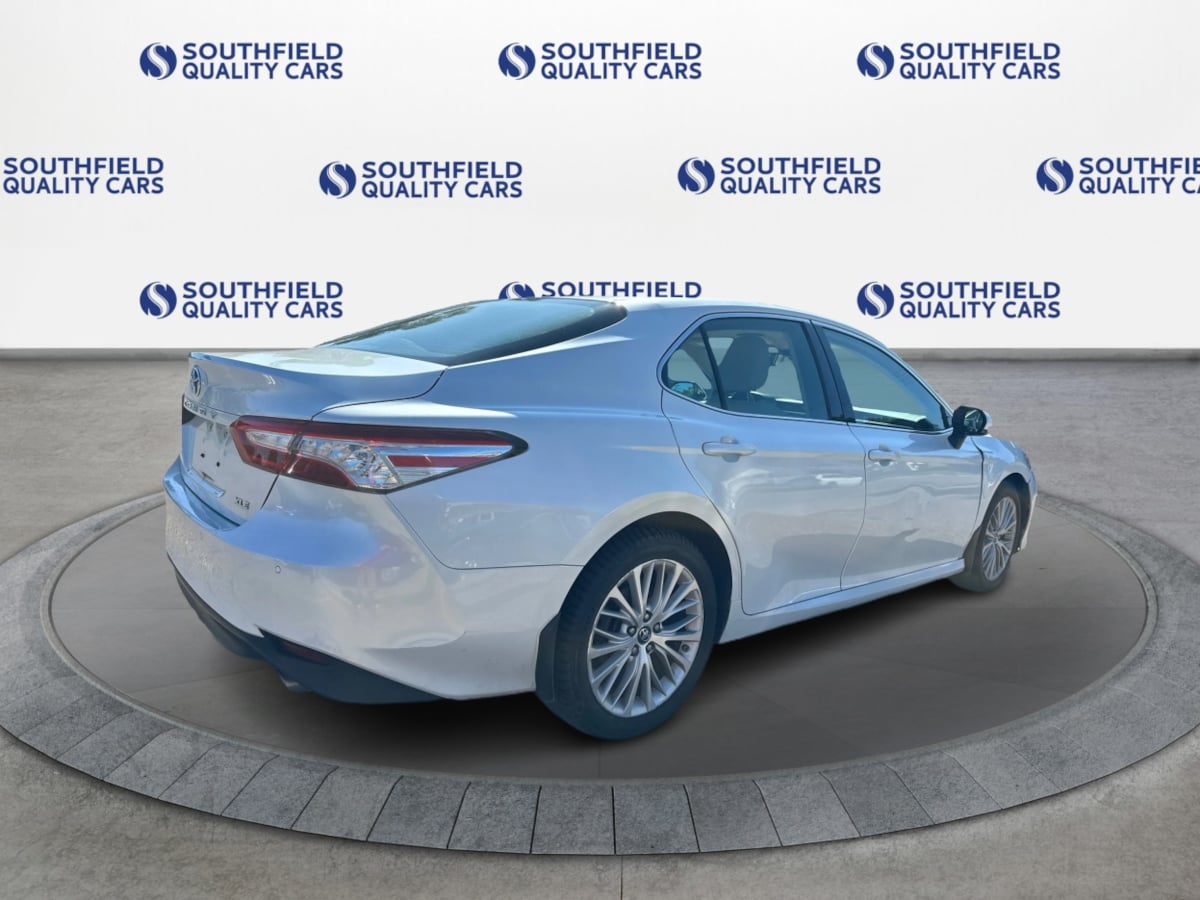 Toyota Camry photo 8