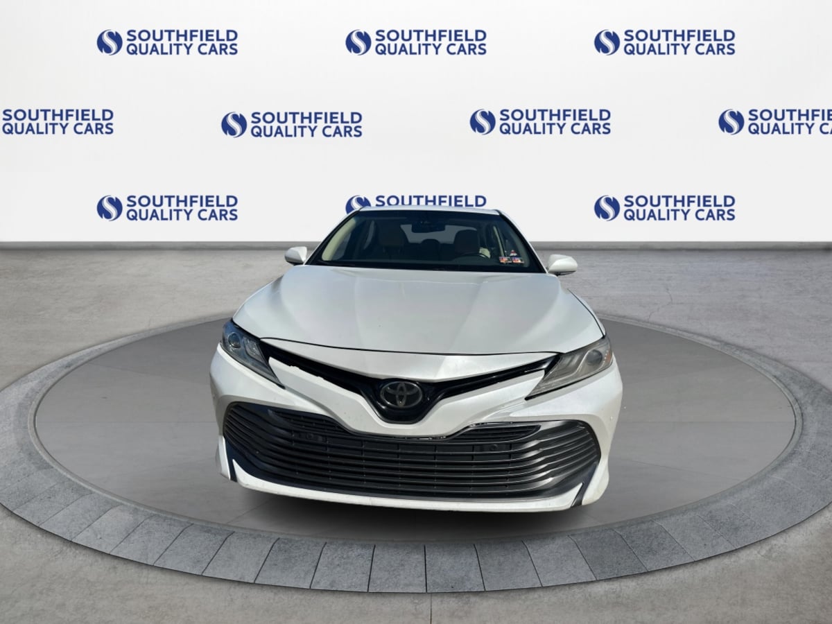Toyota Camry photo 10