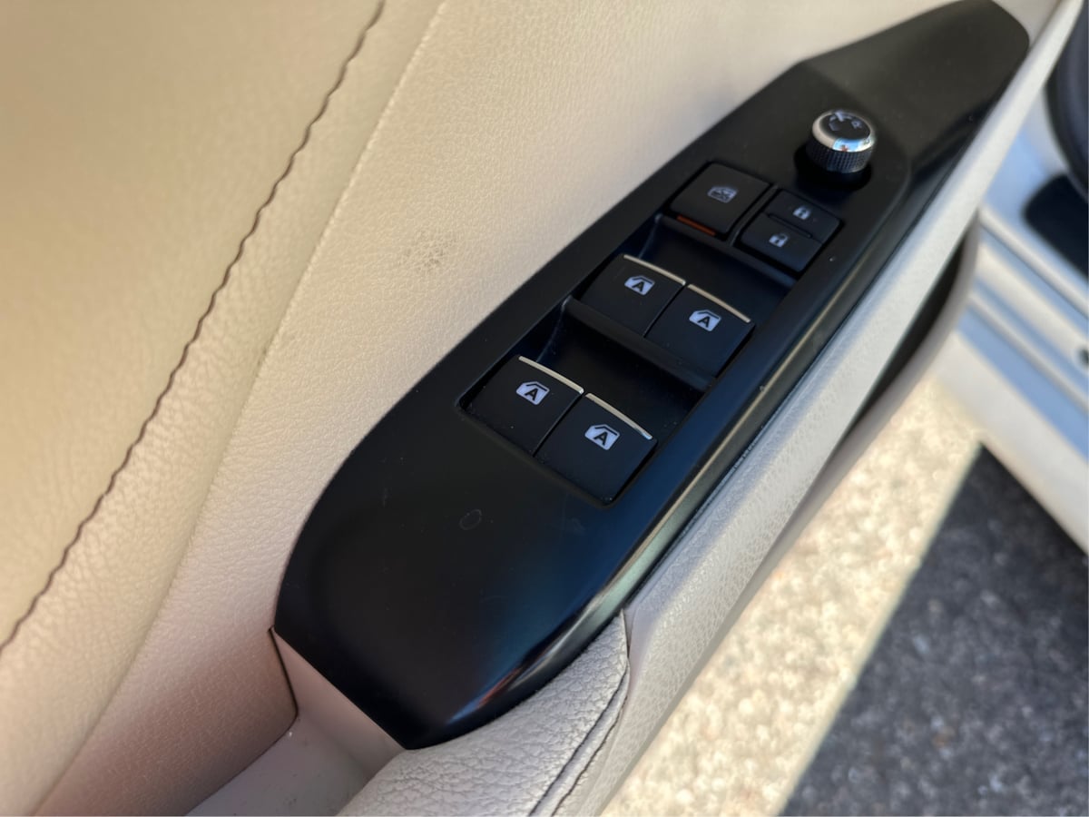 Toyota Camry photo 13