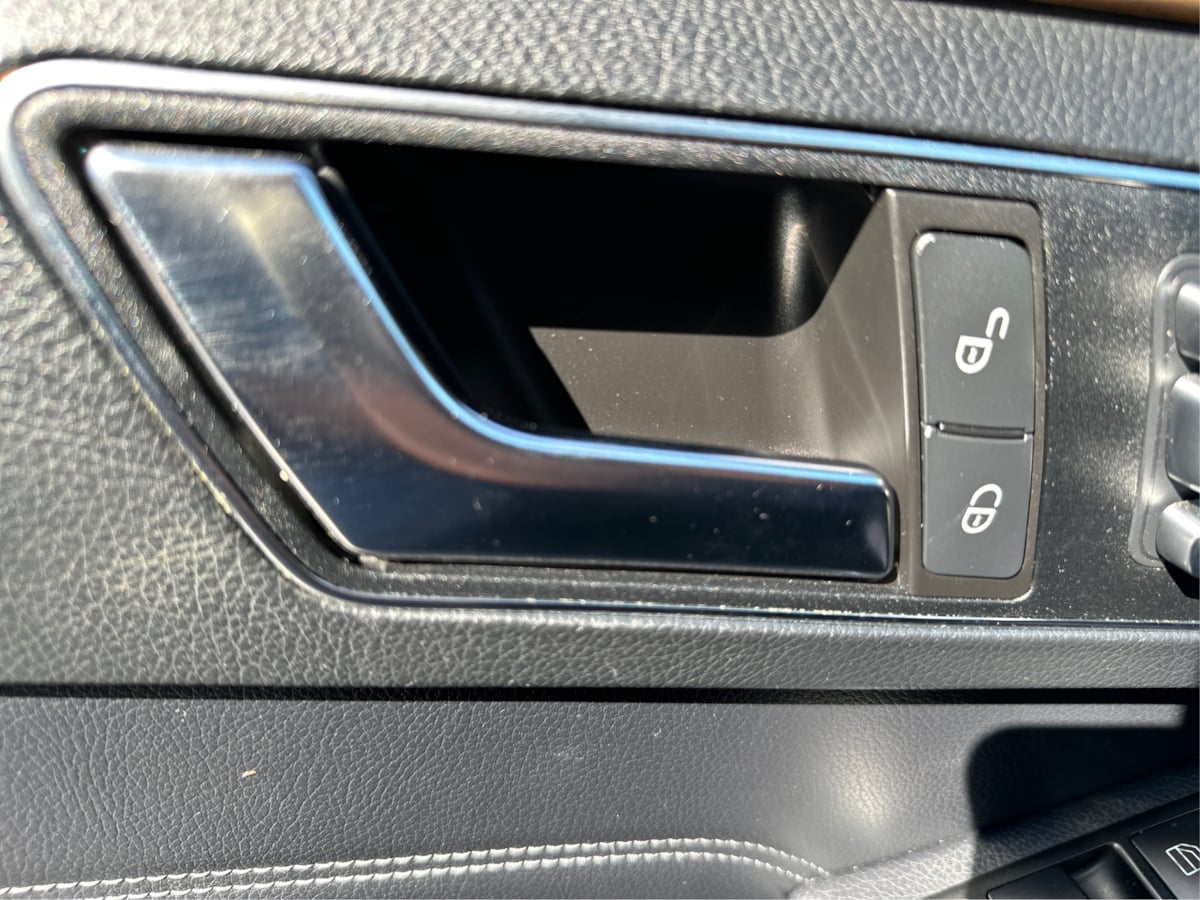 Mercedes-Benz e photo 12
