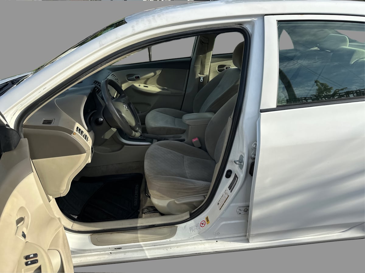 Photo 20 of this Toyota Corolla