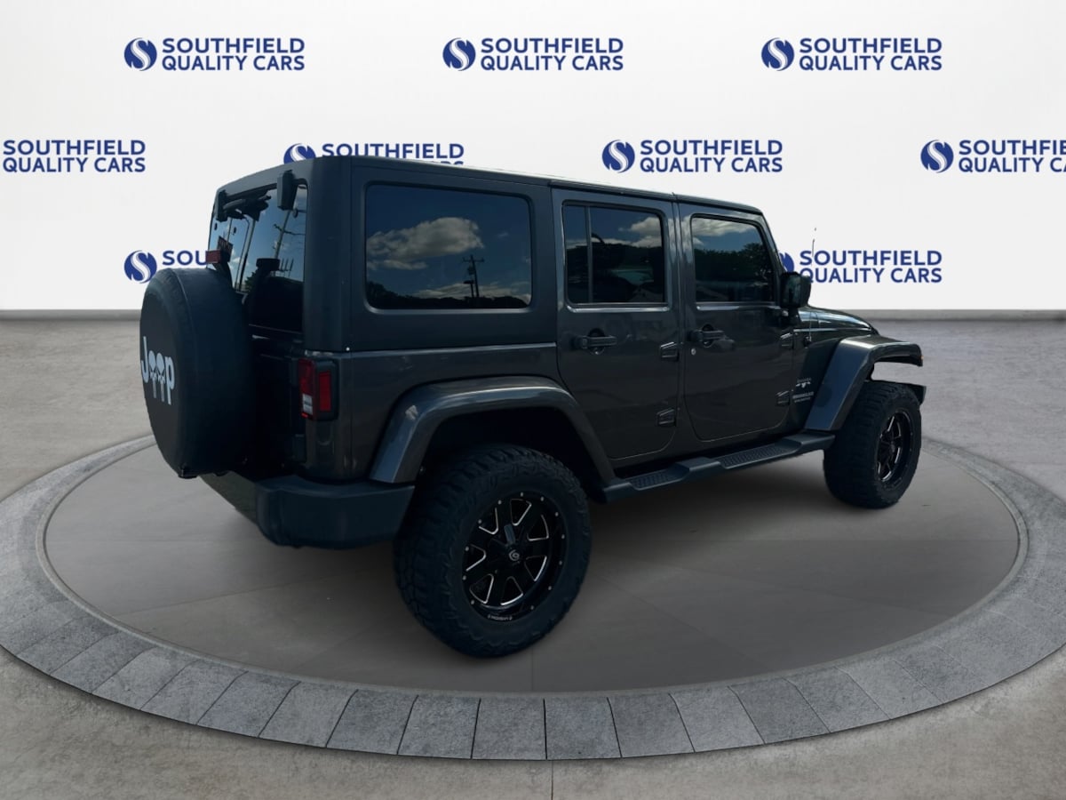 Jeep Wrangler photo 8