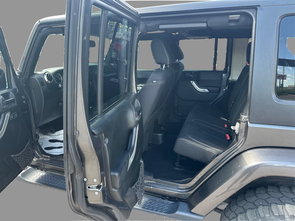 Jeep Wrangler photo 24