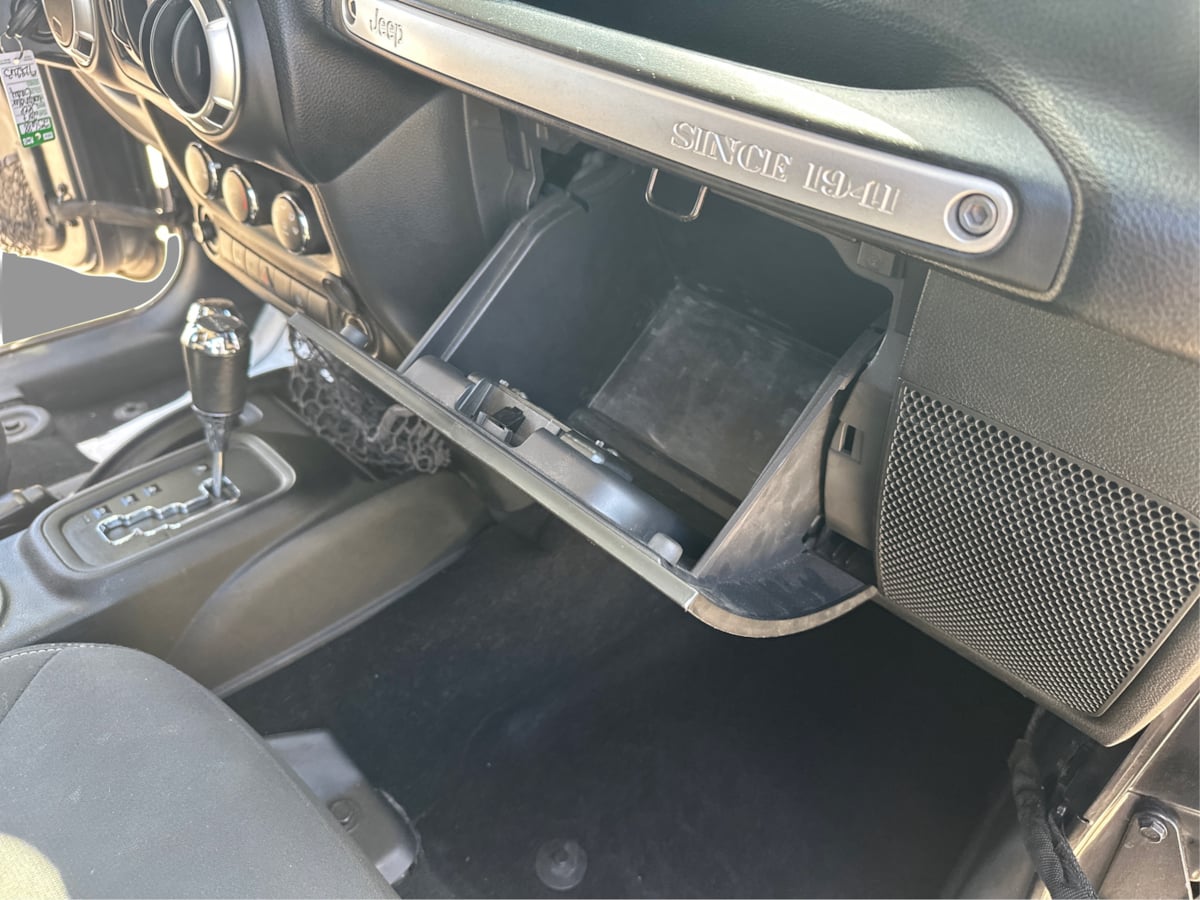 Jeep Wrangler photo 30