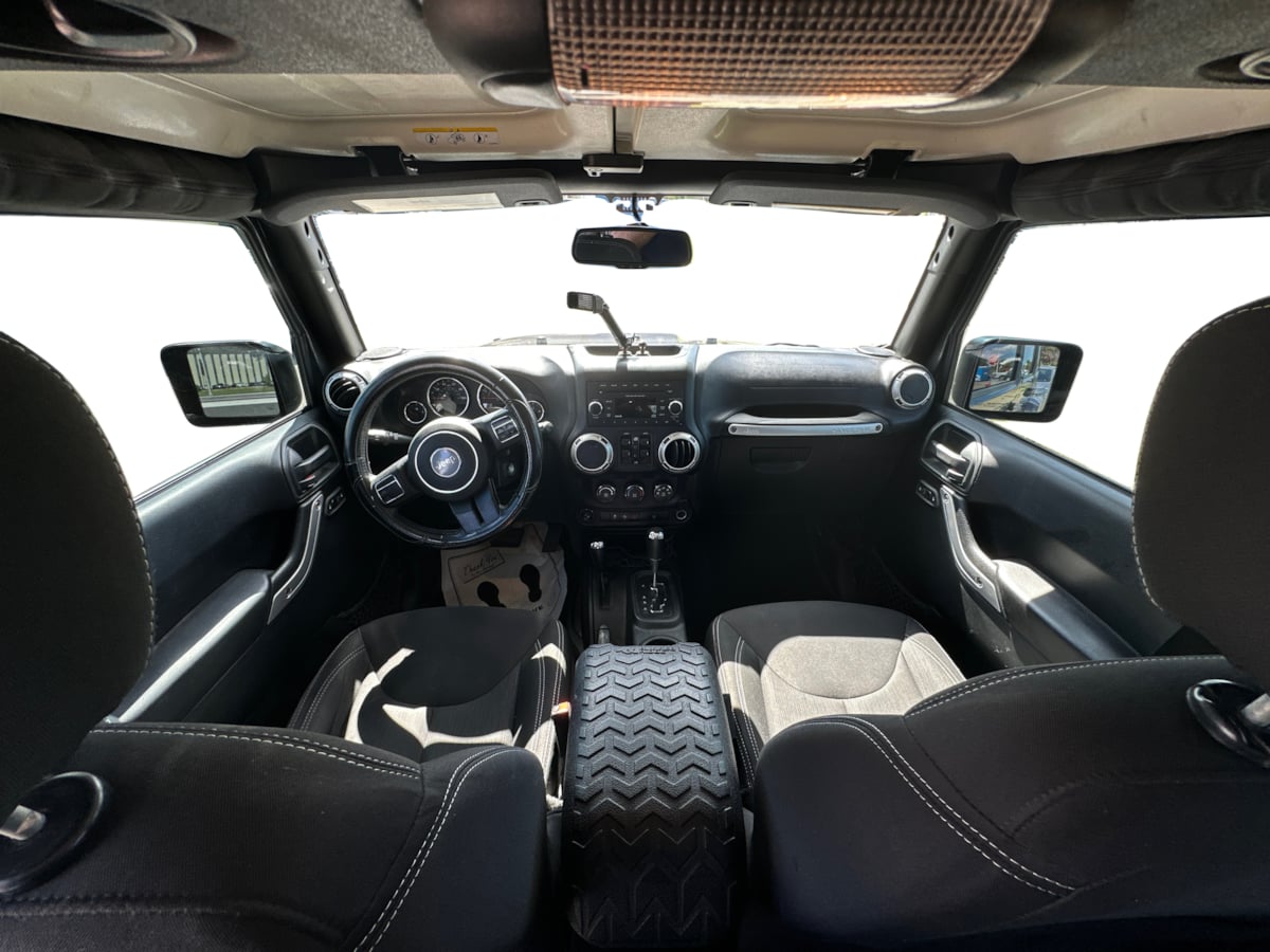 Jeep Wrangler photo 31