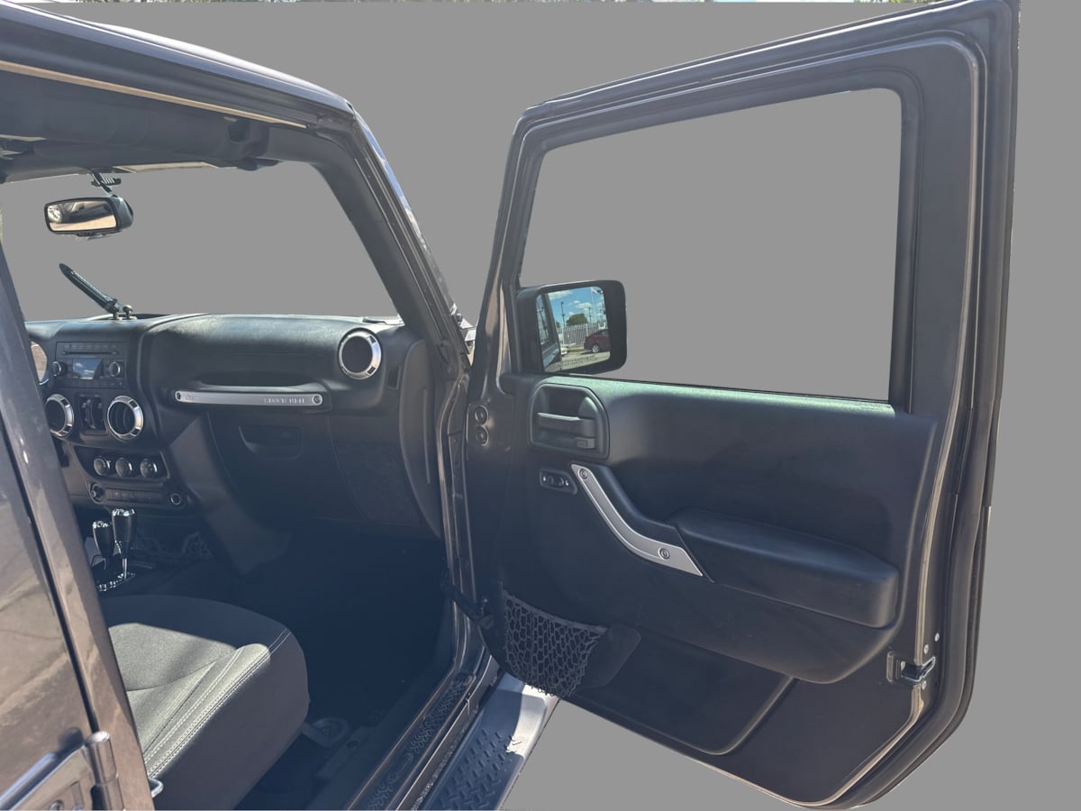 Jeep Wrangler photo 38