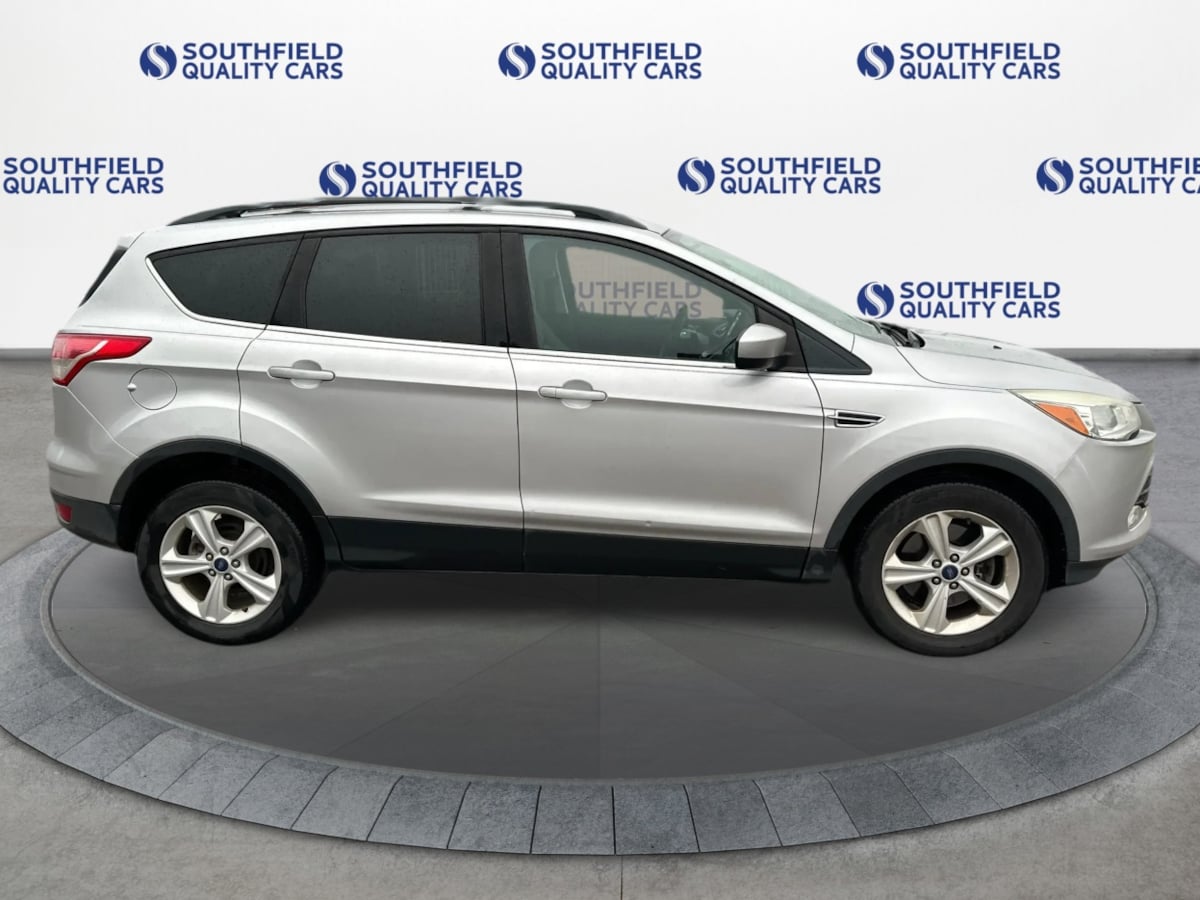 Ford Escape photo 8