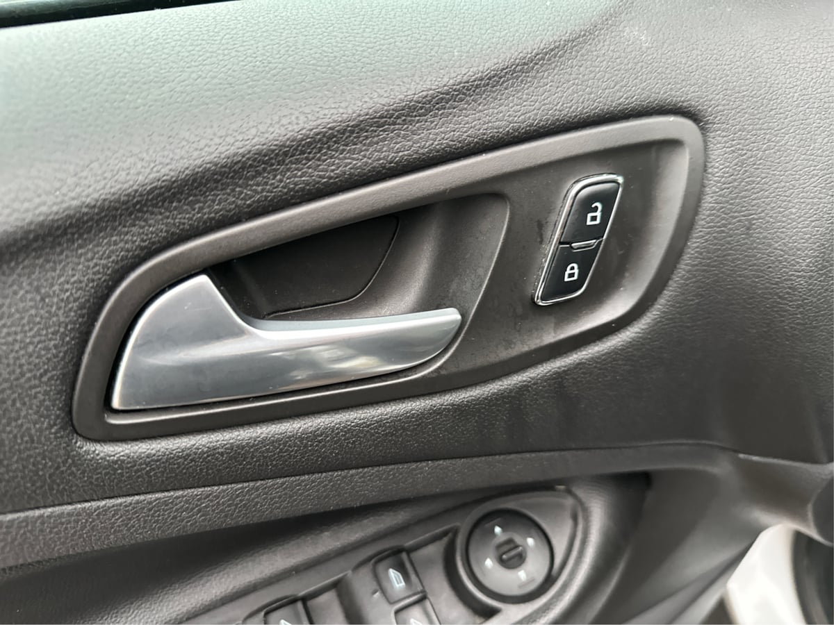 Ford Escape photo 11