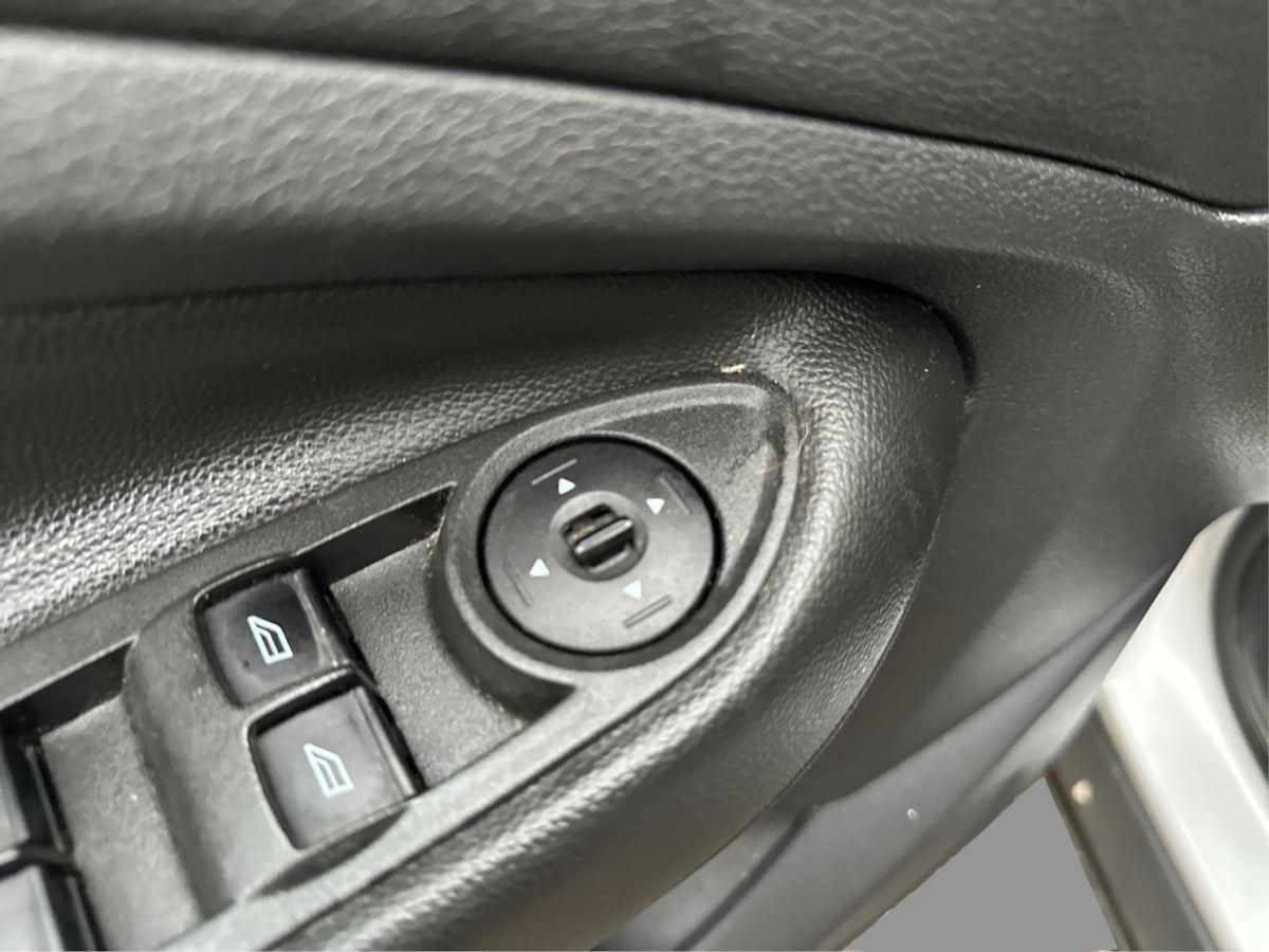 Ford Escape photo 28