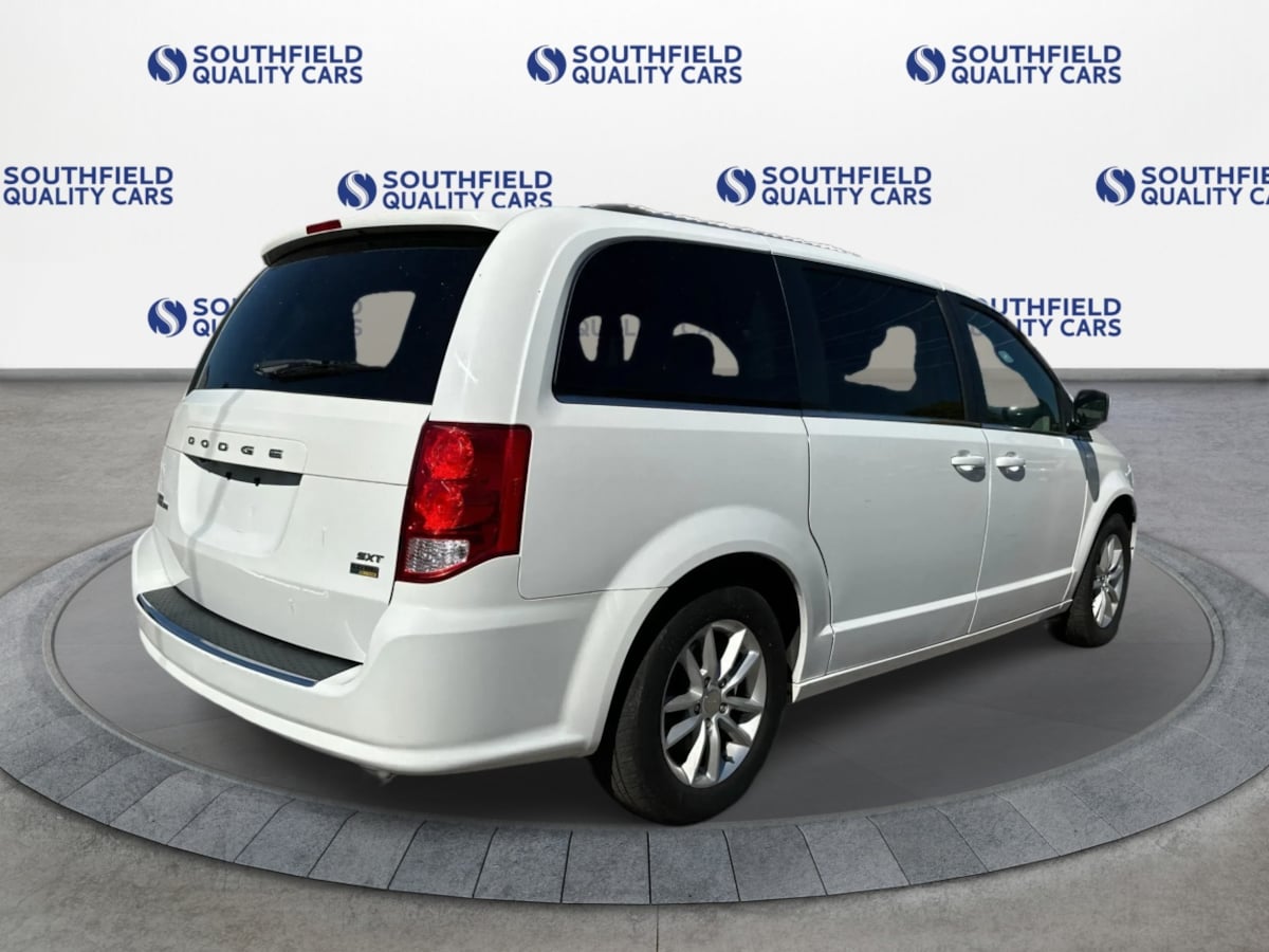 Dodge Grand Caravan photo 8