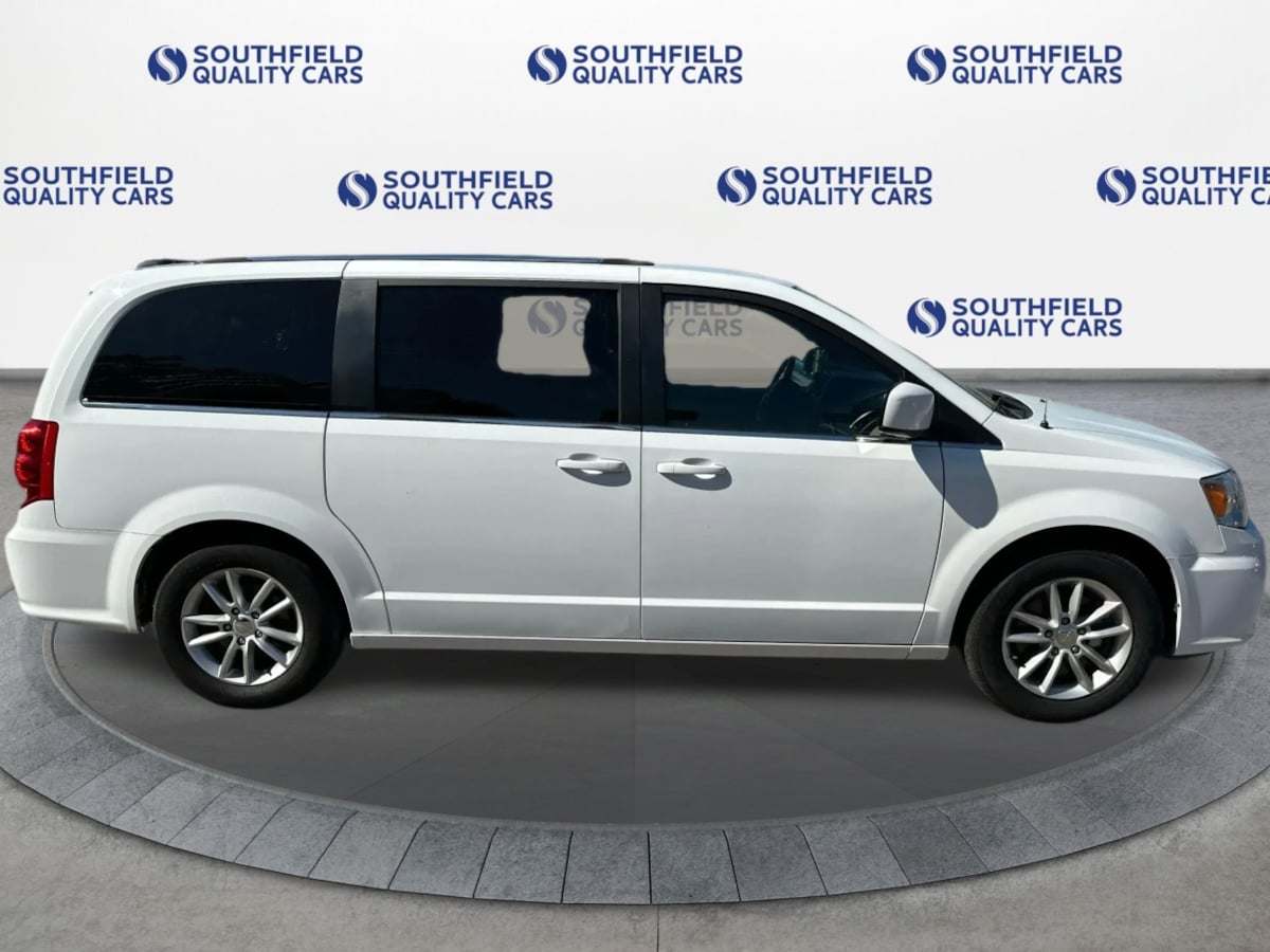 Dodge Grand Caravan photo 9