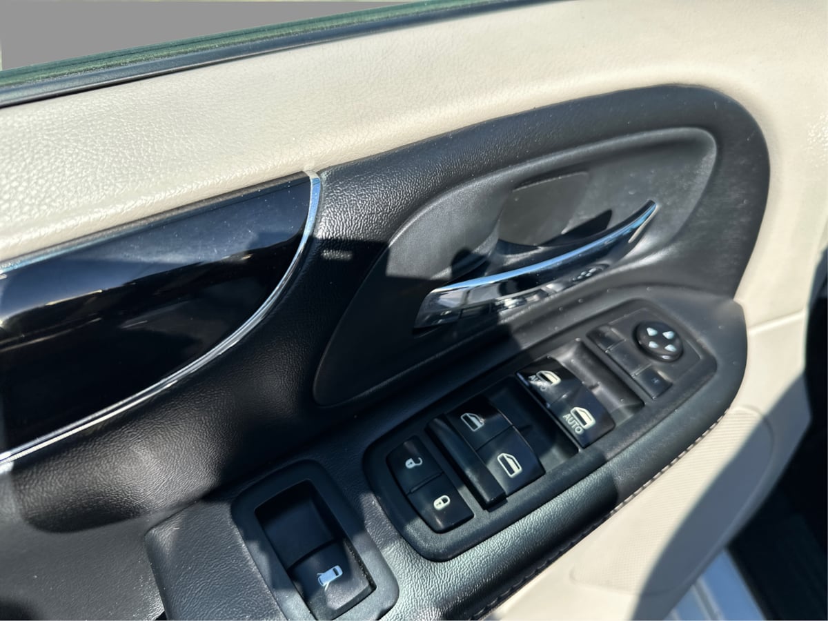 Dodge Grand Caravan photo 23
