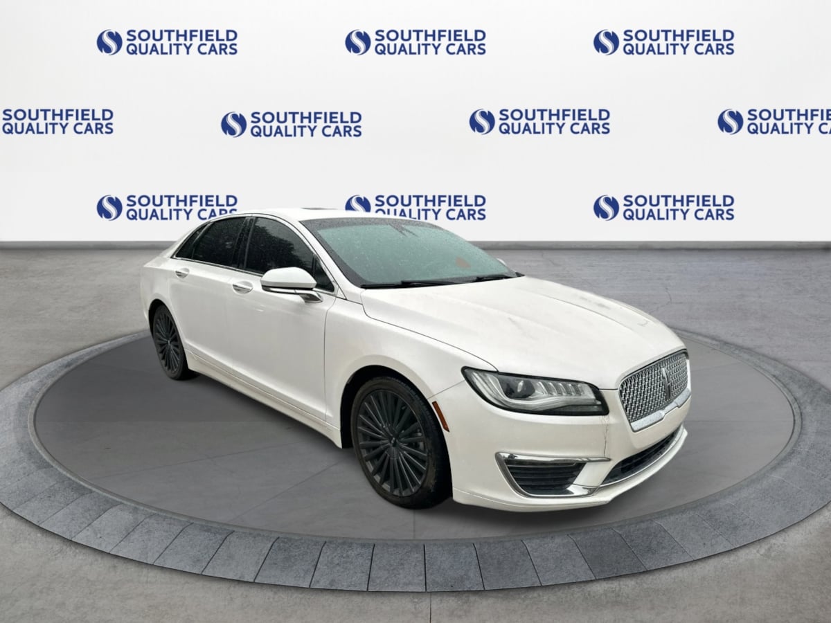 Lincoln MKZ photo 2