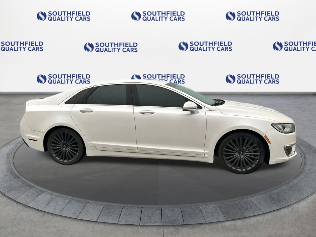 Lincoln MKZ photo 9