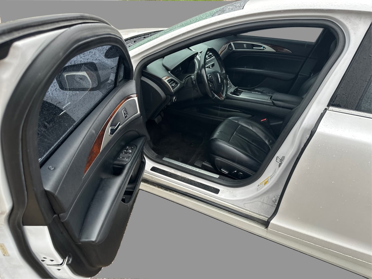 Lincoln MKZ photo 35