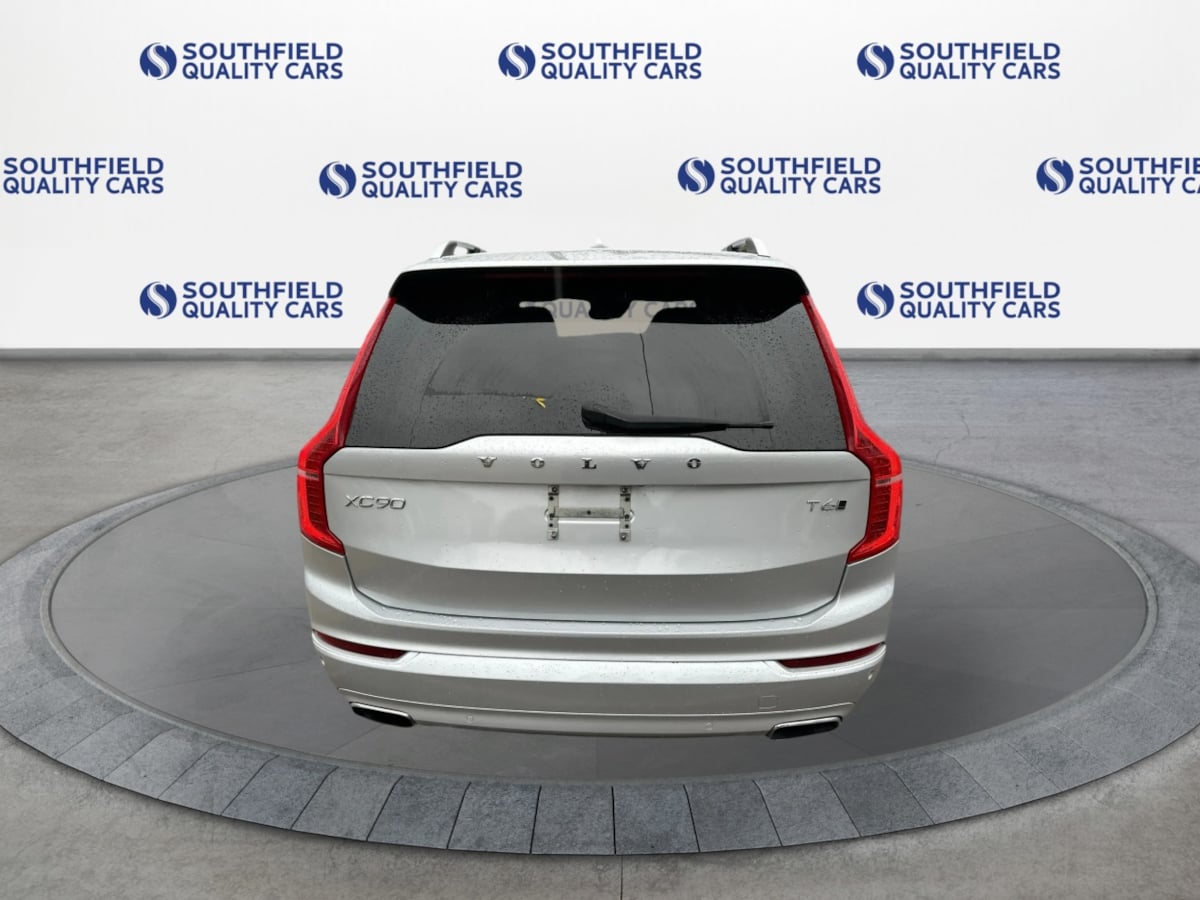 Volvo XC90 photo 6