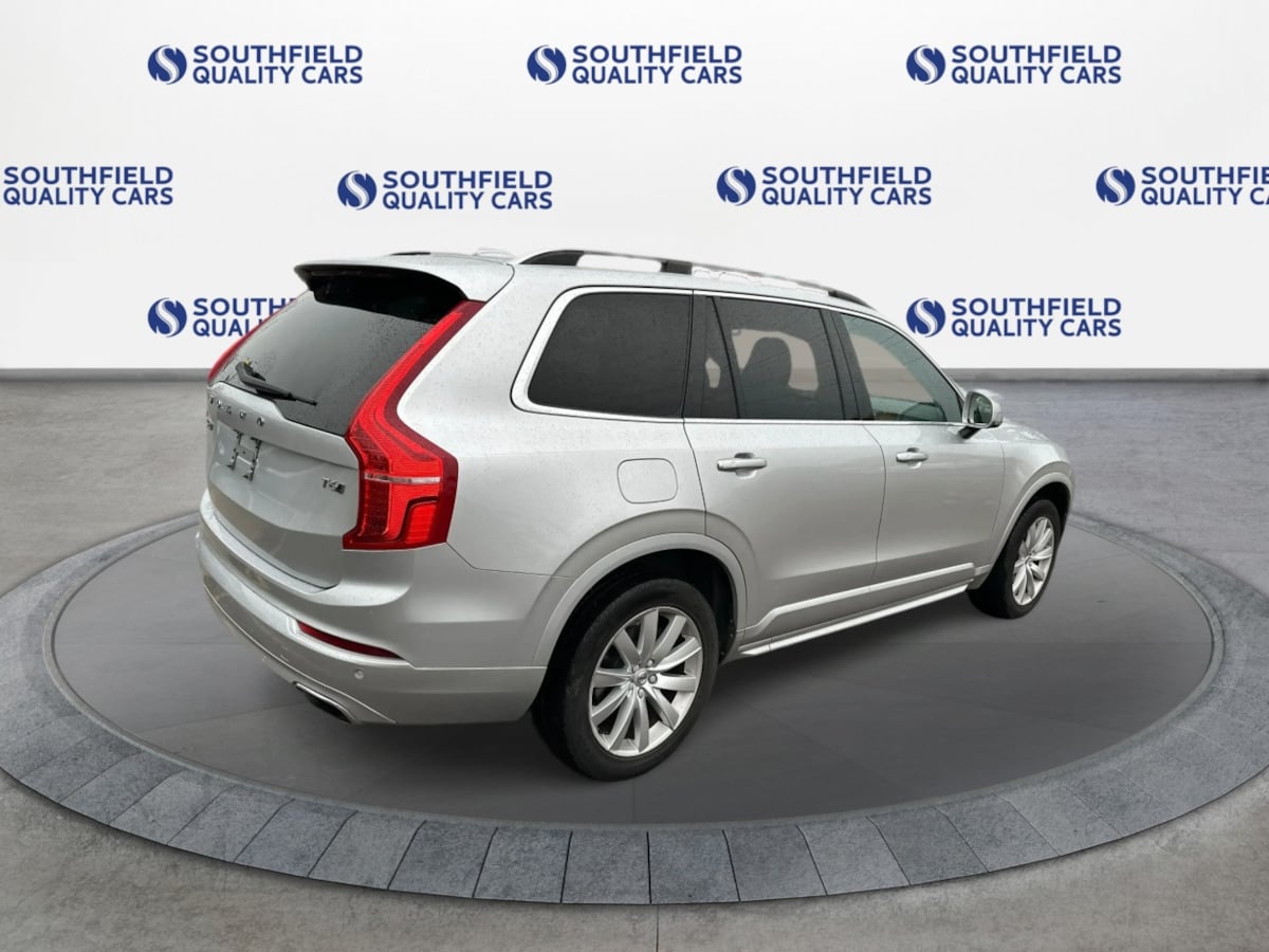 Volvo XC90 photo 8