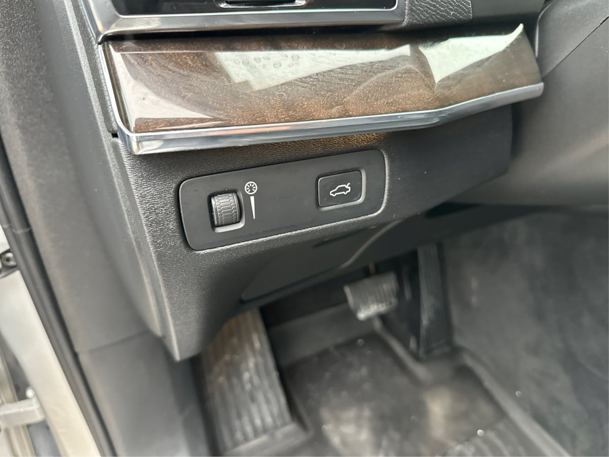 Volvo XC90 photo 28