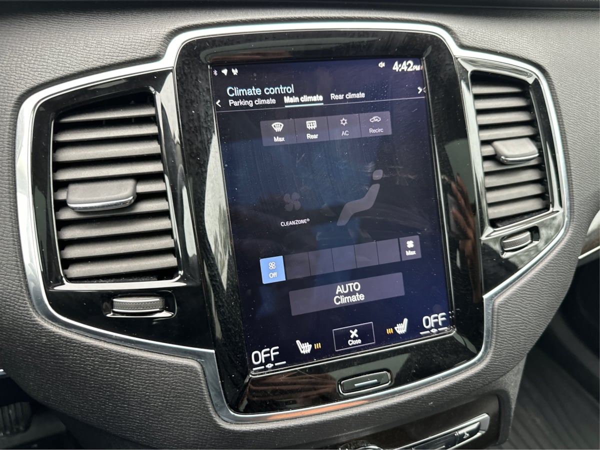 Volvo XC90 photo 17