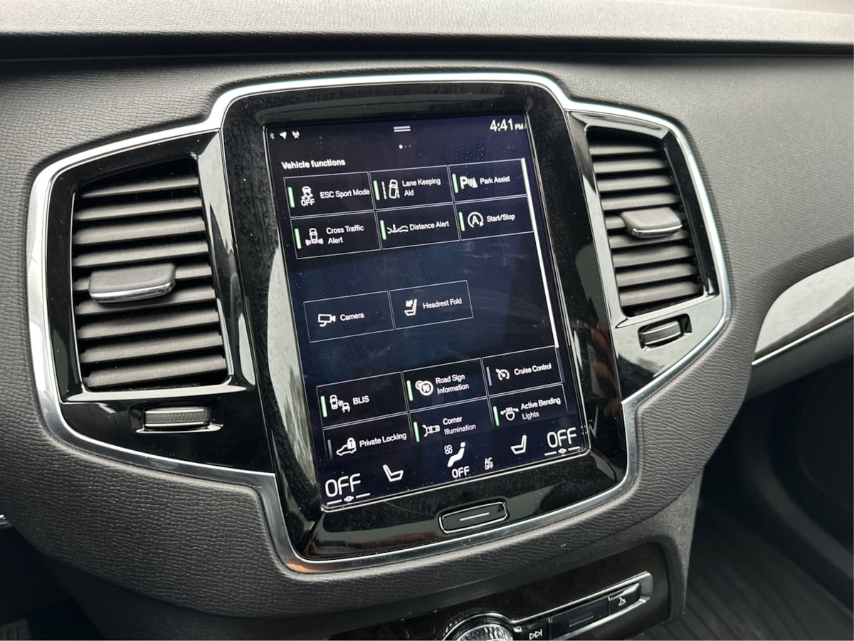 Volvo XC90 photo 19