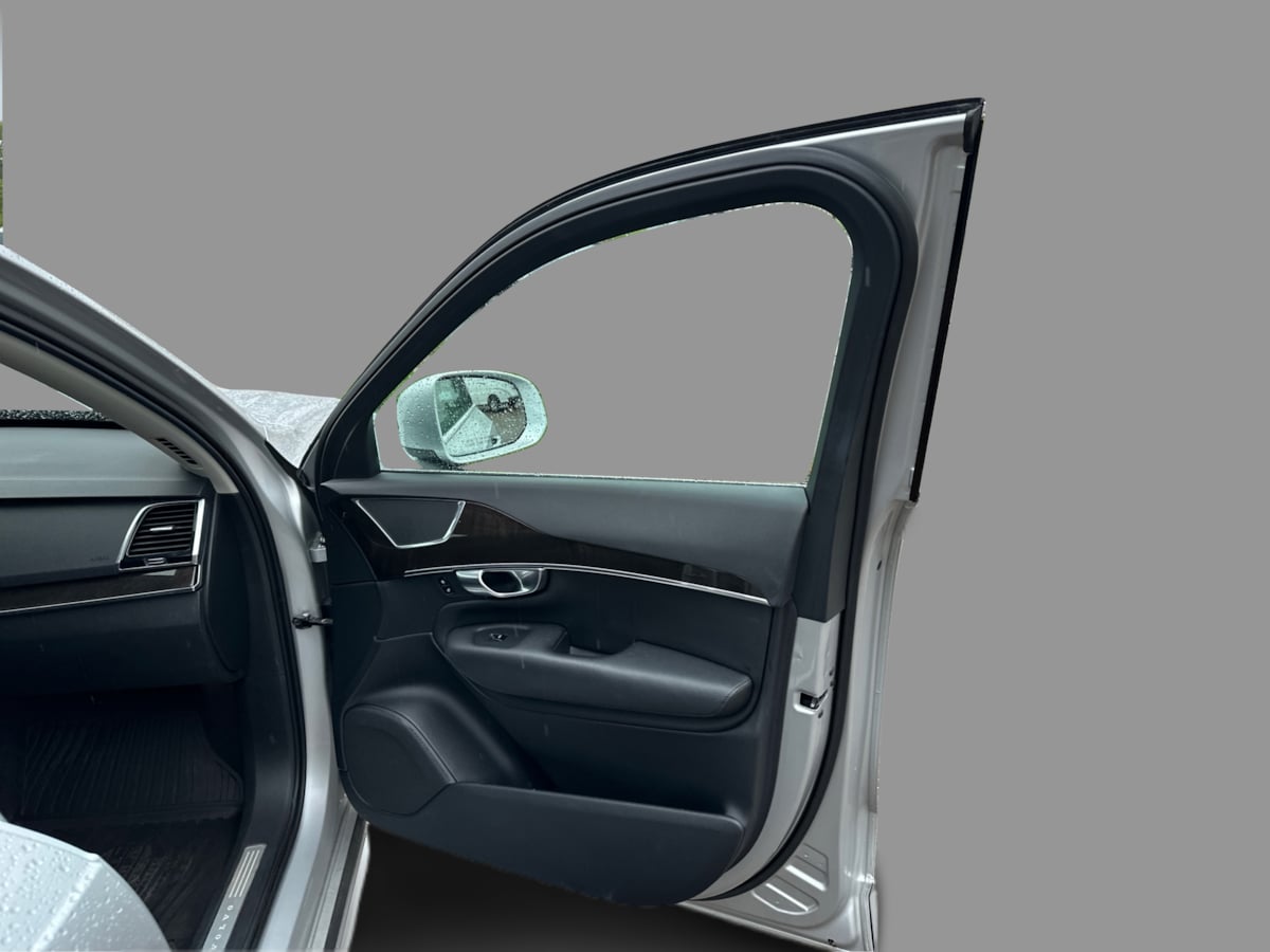 Volvo XC90 photo 32
