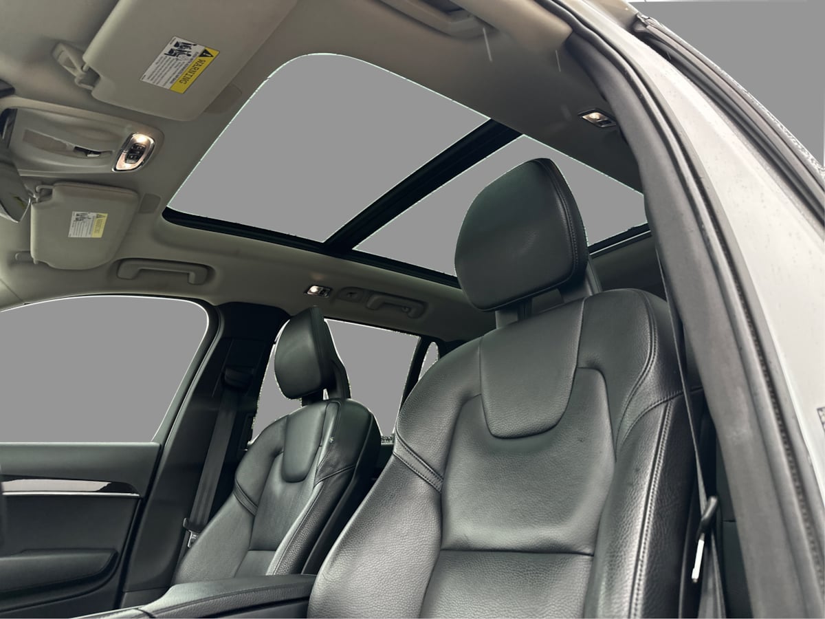 Volvo XC90 photo 31