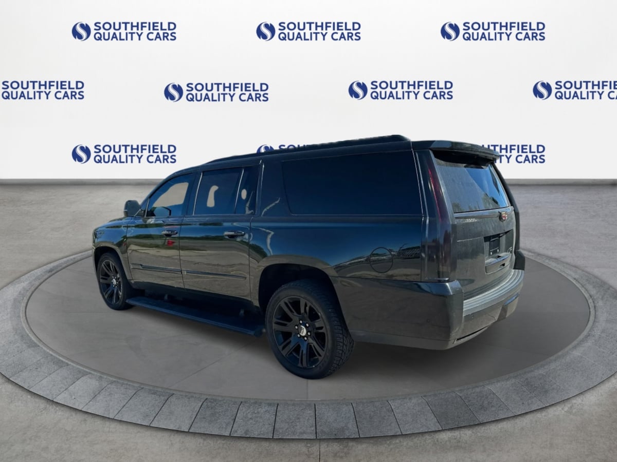 Cadillac Escalade ESV photo 5