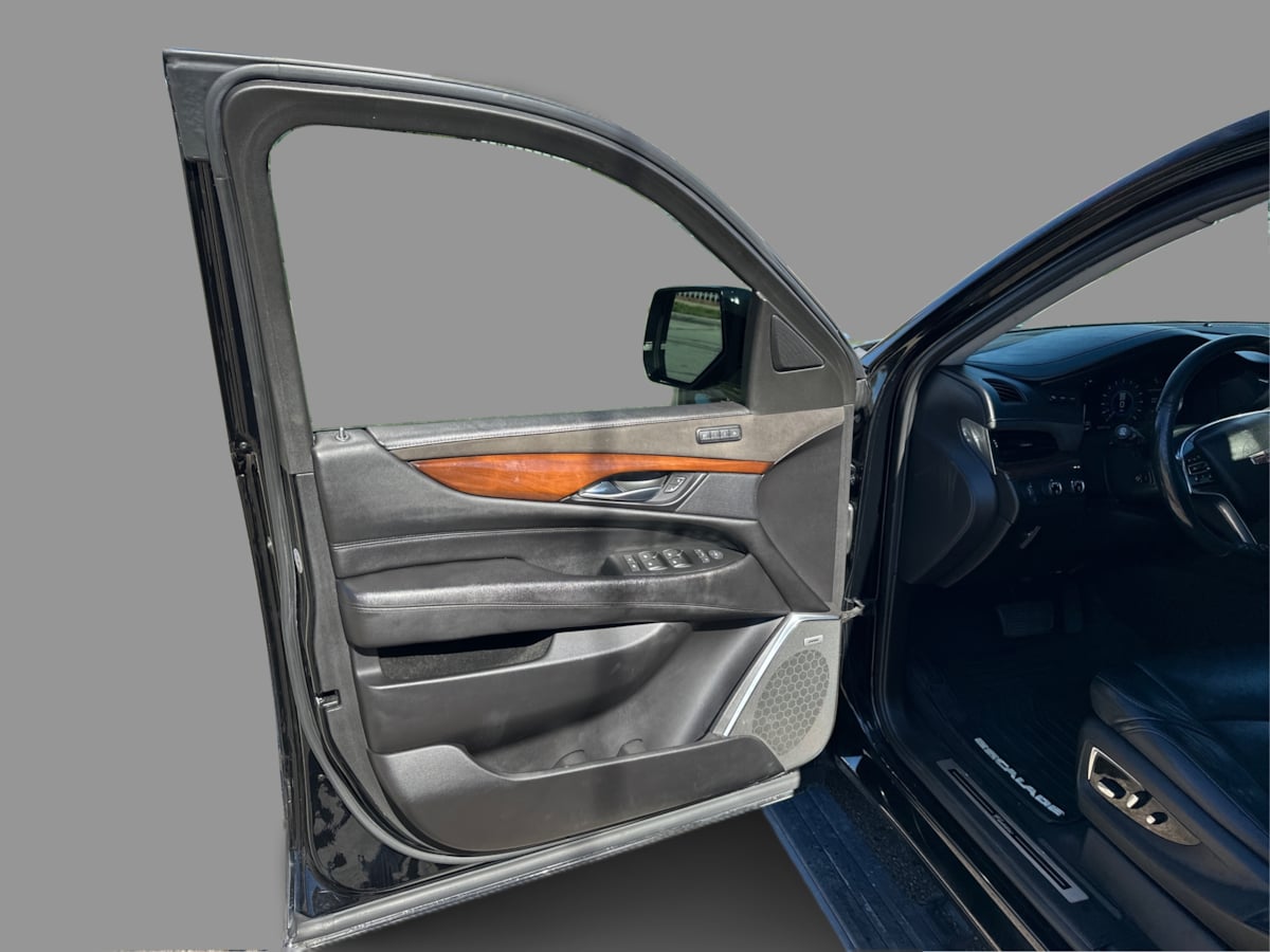 Cadillac Escalade ESV photo 29