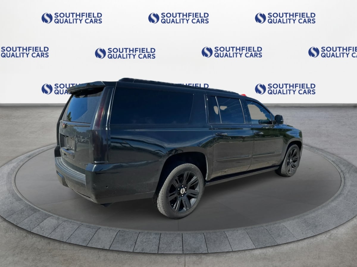 Cadillac Escalade ESV photo 8