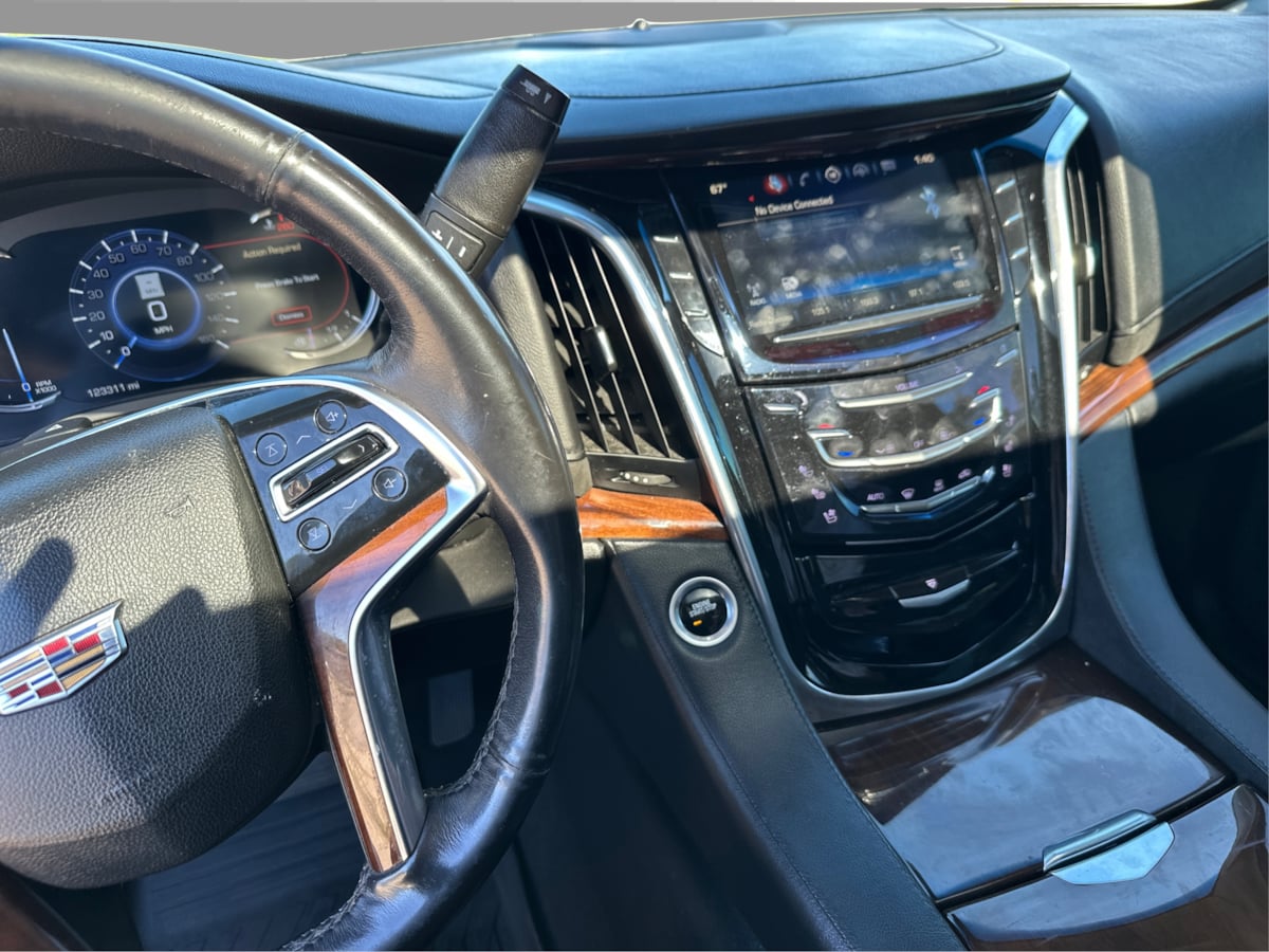 Cadillac Escalade ESV photo 32
