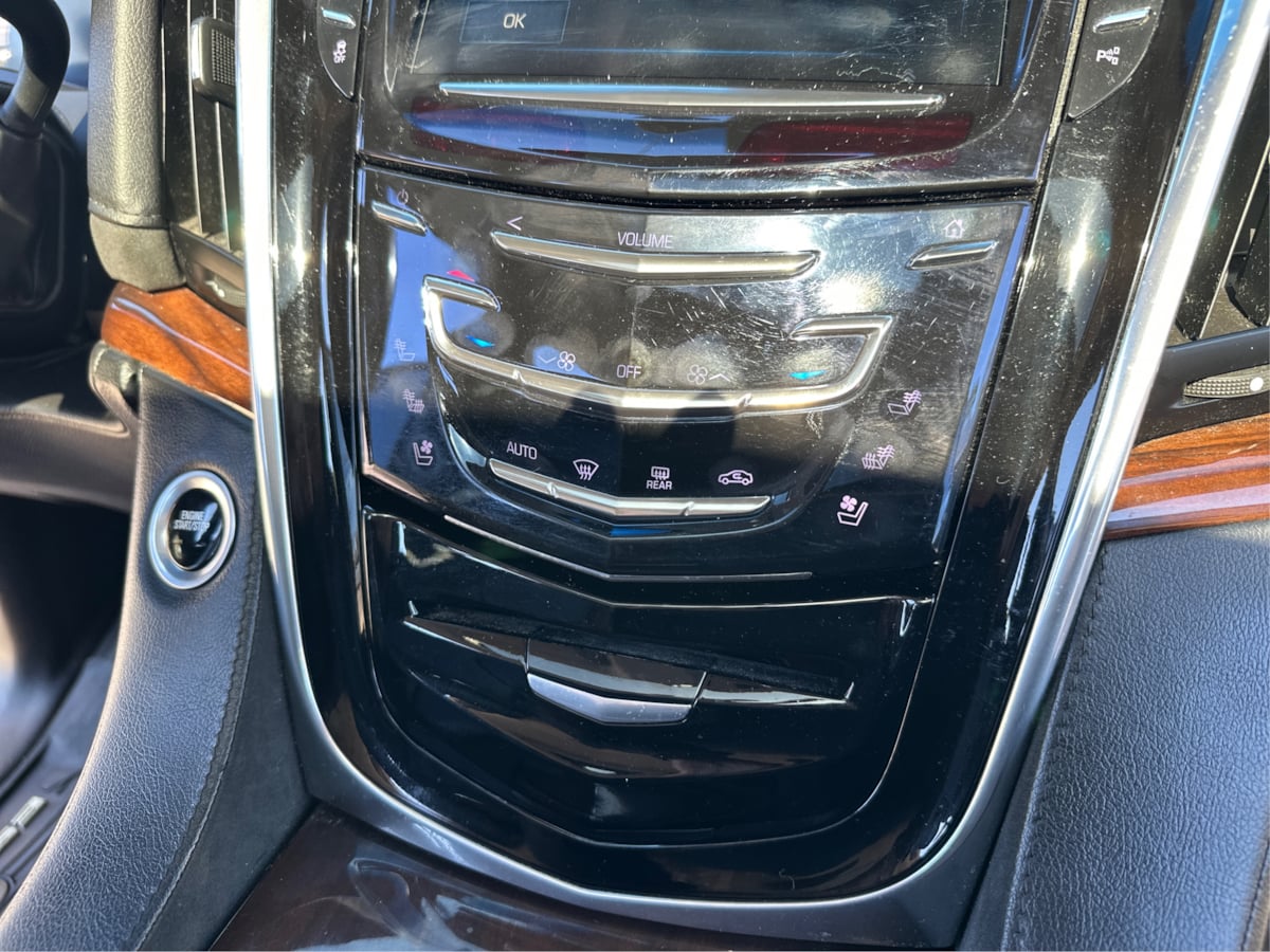 Cadillac Escalade ESV photo 20