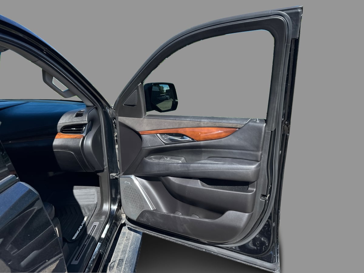 Cadillac Escalade ESV photo 37