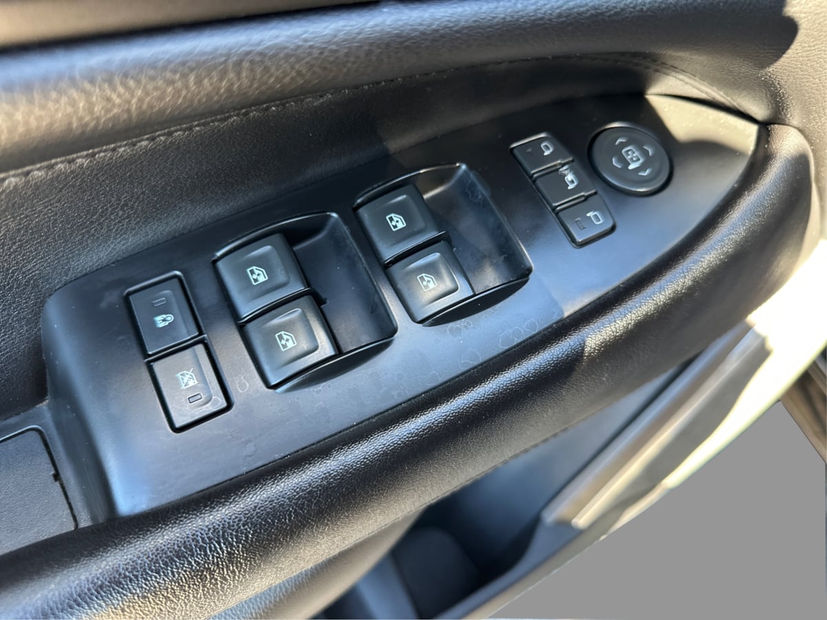 Cadillac Escalade ESV photo 45