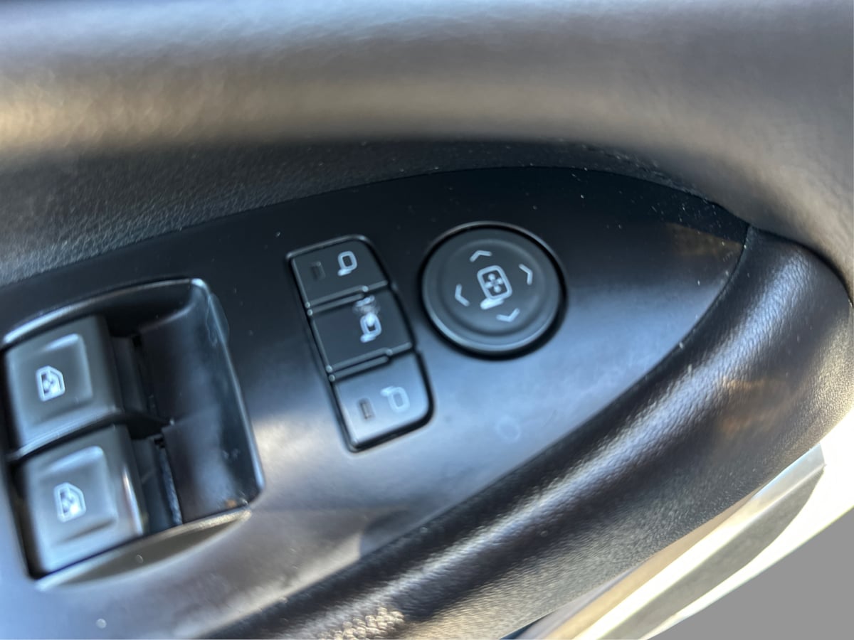 Cadillac Escalade ESV photo 46