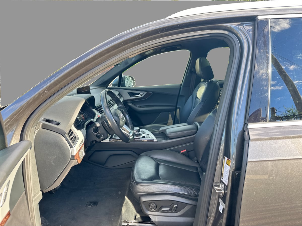 Audi Q7 photo 11
